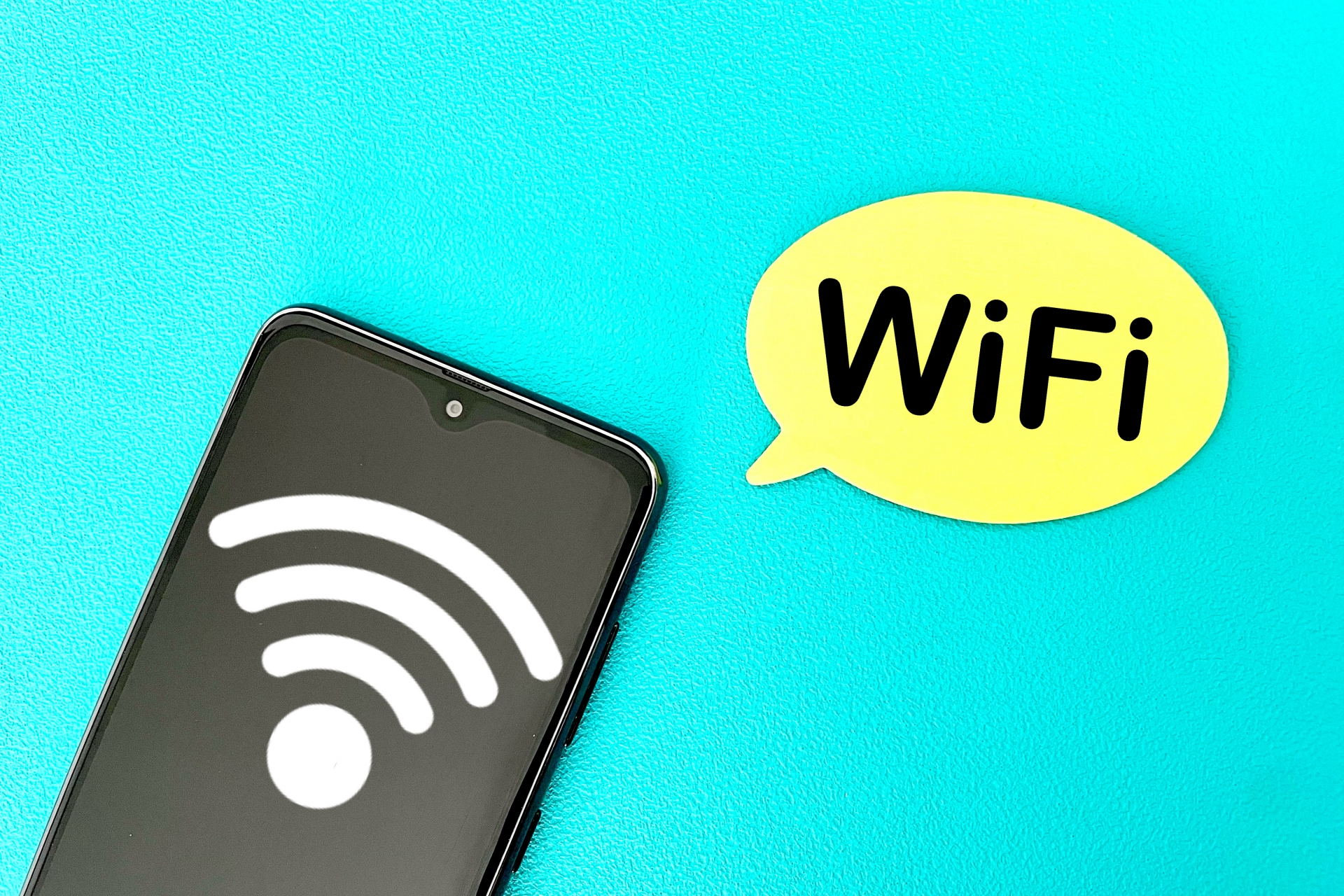 Wi-Fiの通信速度はどれくらいが目安？速度の測定方法や速度向上のコツも併せて解説