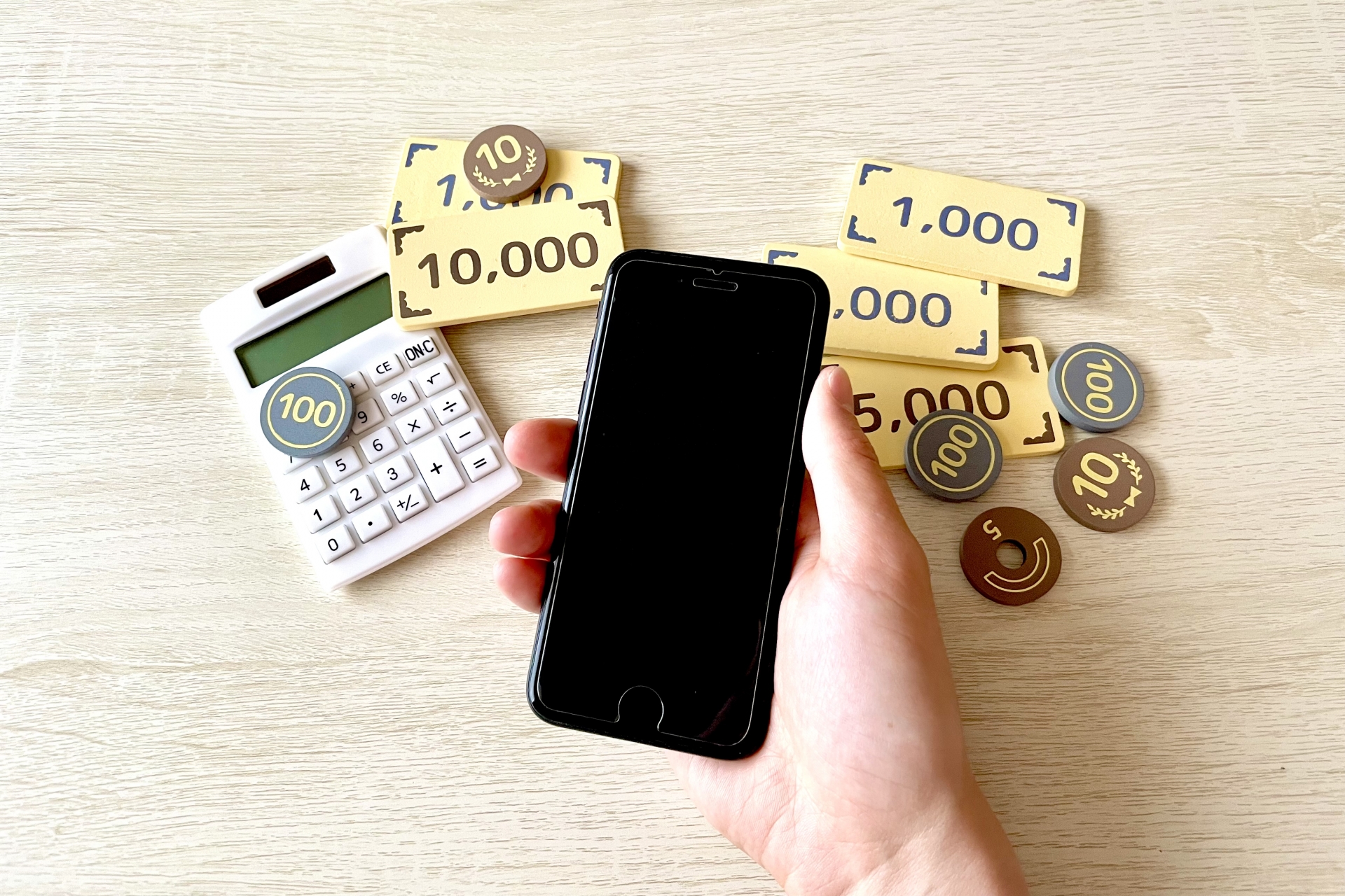スマホのギガを使い切ったら通信制限を解除するために追加料金が必要